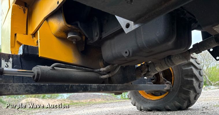 image for item DV2584 2011 JCB 940 forklift