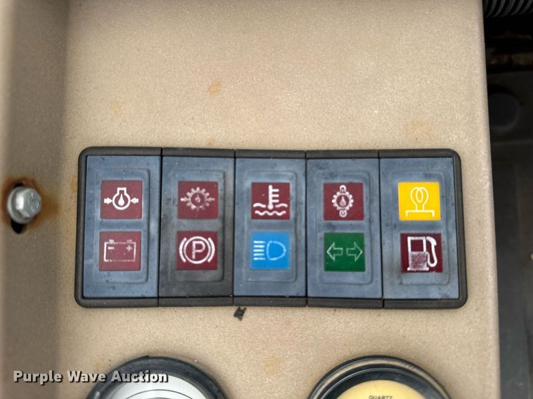 image for item DV2584 2011 JCB 940 forklift