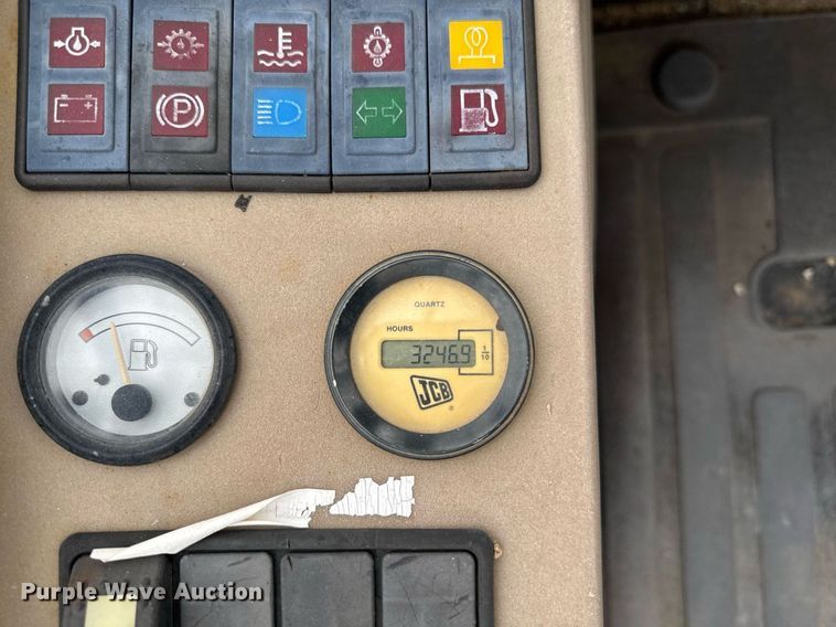 image for item DV2584 2011 JCB 940 forklift