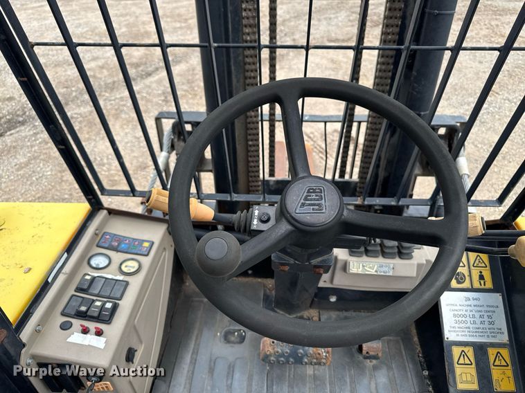 image for item DV2584 2011 JCB 940 forklift