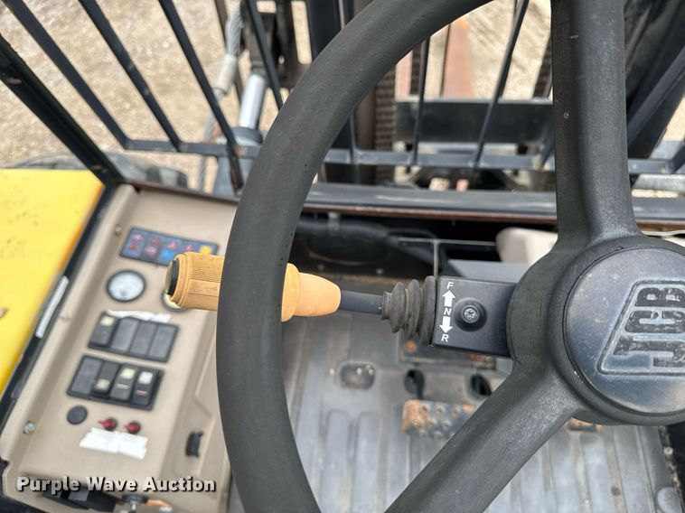 image for item DV2584 2011 JCB 940 forklift