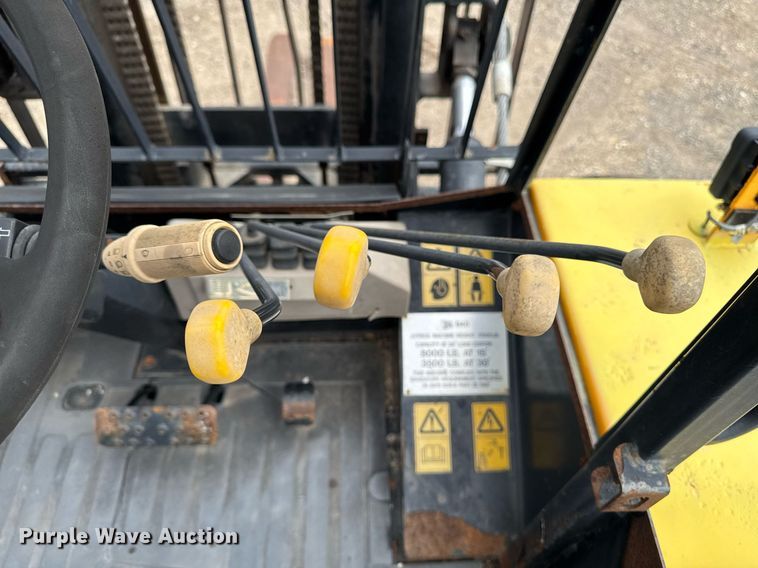 image for item DV2584 2011 JCB 940 forklift