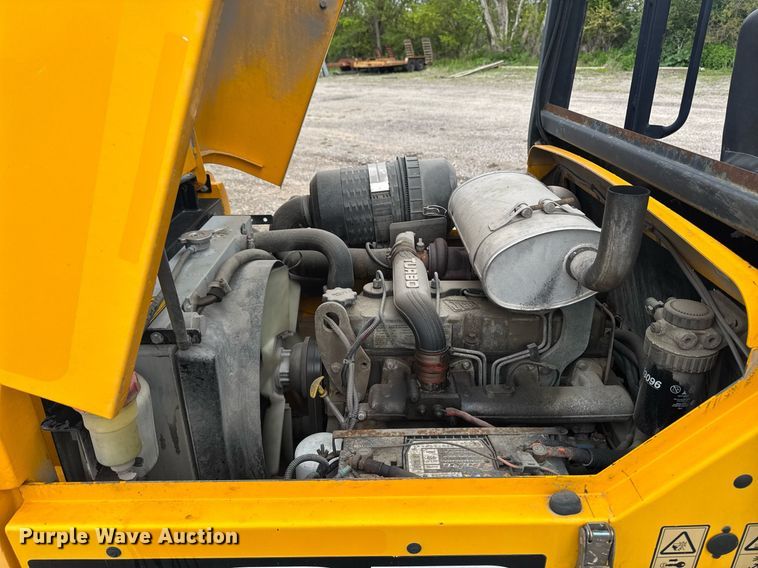 image for item DV2584 2011 JCB 940 forklift