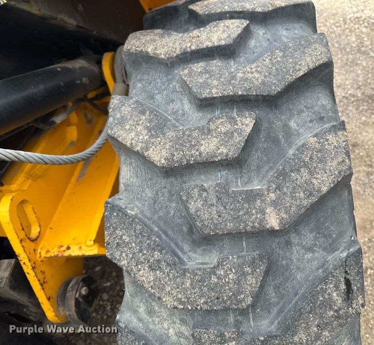 image for item DV2584 2011 JCB 940 forklift