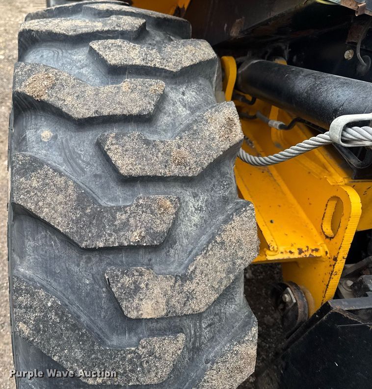 image for item DV2584 2011 JCB 940 forklift