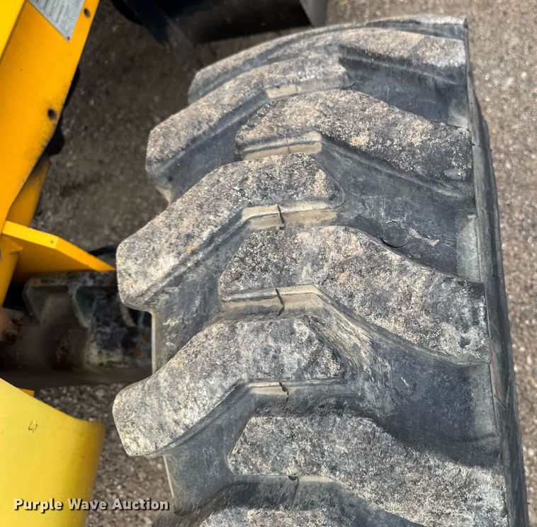 image for item DV2584 2011 JCB 940 forklift