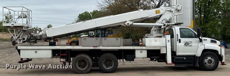 image for item DV2585 2007 Chevrolet C8500 bucket truck