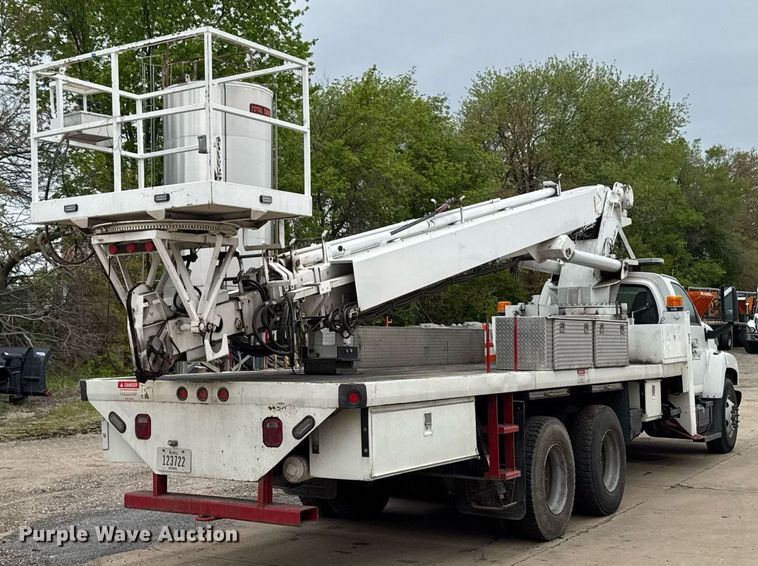 image for item DV2585 2007 Chevrolet C8500 bucket truck