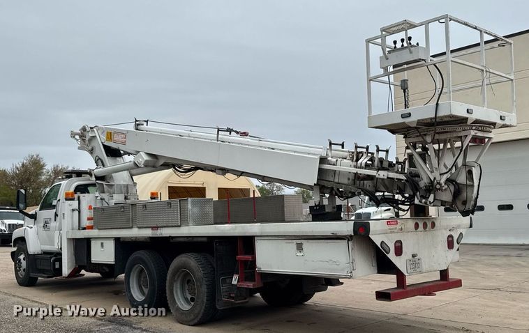 image for item DV2585 2007 Chevrolet C8500 bucket truck