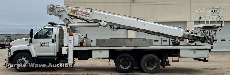 image for item DV2585 2007 Chevrolet C8500 bucket truck