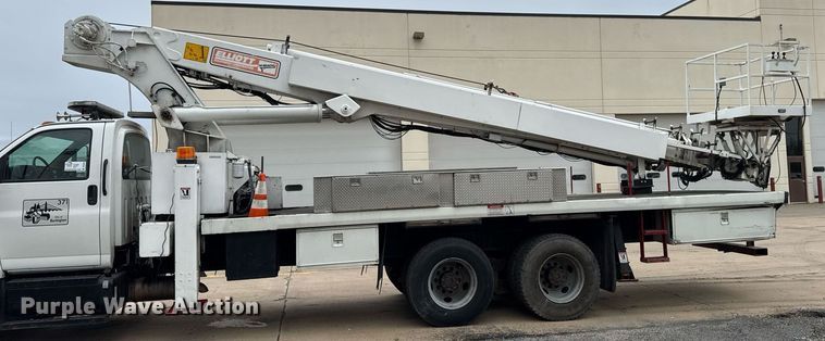 image for item DV2585 2007 Chevrolet C8500 bucket truck
