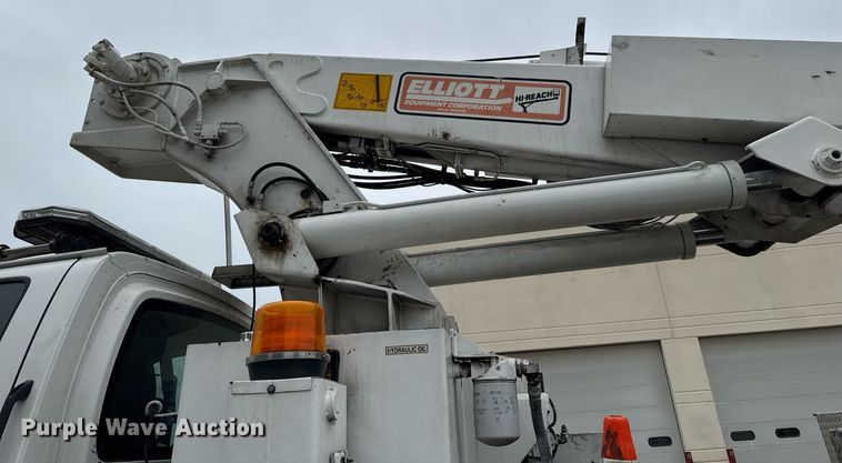 image for item DV2585 2007 Chevrolet C8500 bucket truck