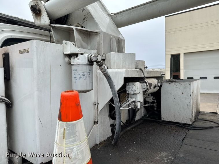 image for item DV2585 2007 Chevrolet C8500 bucket truck