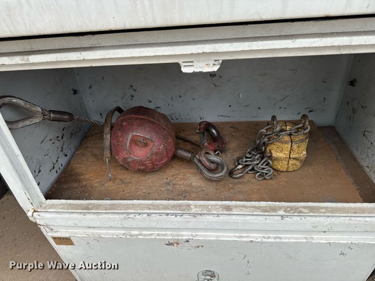 image for item DV2585 2007 Chevrolet C8500 bucket truck