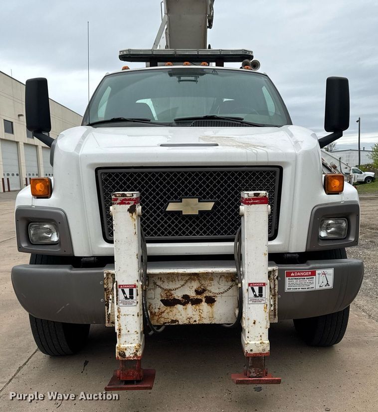 image for item DV2585 2007 Chevrolet C8500 bucket truck