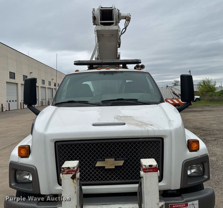 image for item DV2585 2007 Chevrolet C8500 bucket truck