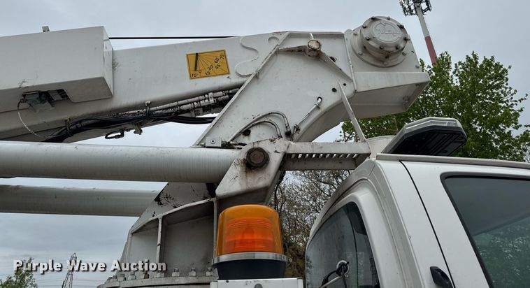 image for item DV2585 2007 Chevrolet C8500 bucket truck