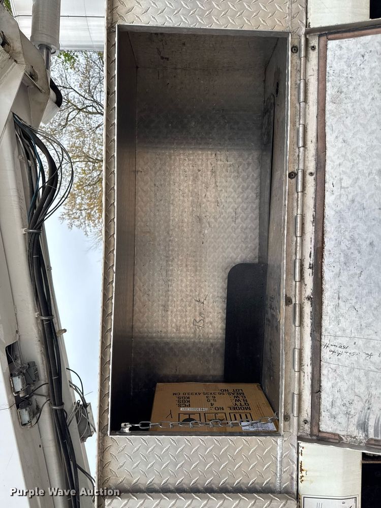 image for item DV2585 2007 Chevrolet C8500 bucket truck