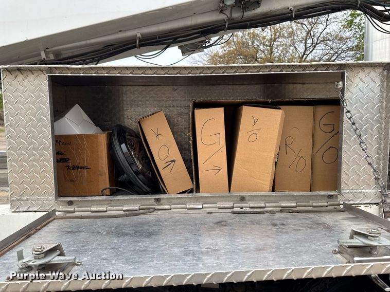 image for item DV2585 2007 Chevrolet C8500 bucket truck