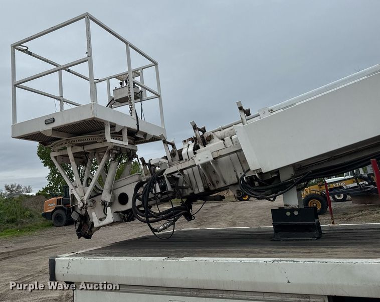 image for item DV2585 2007 Chevrolet C8500 bucket truck
