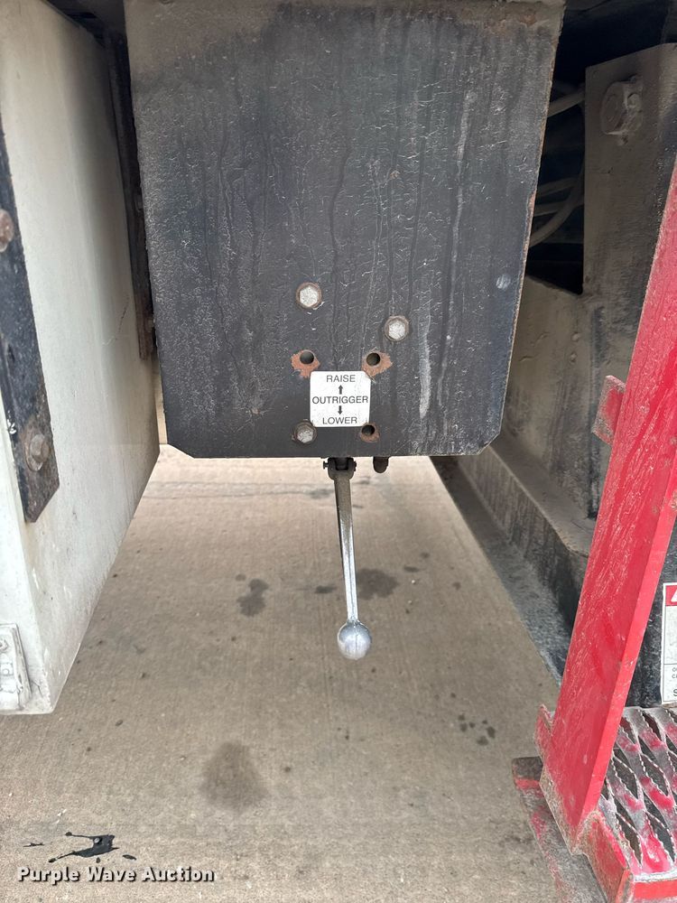 image for item DV2585 2007 Chevrolet C8500 bucket truck