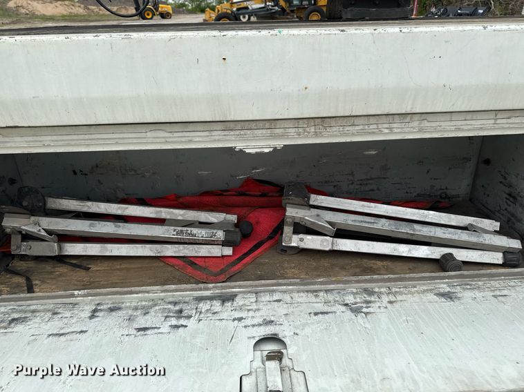 image for item DV2585 2007 Chevrolet C8500 bucket truck