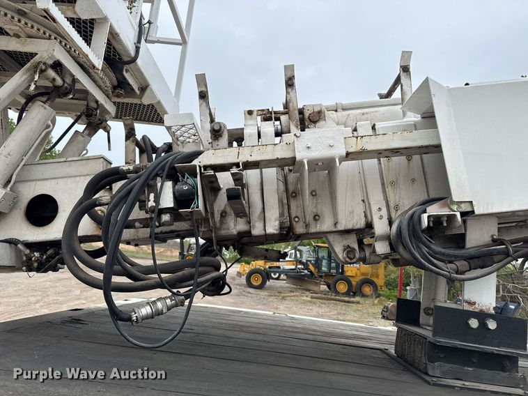 image for item DV2585 2007 Chevrolet C8500 bucket truck