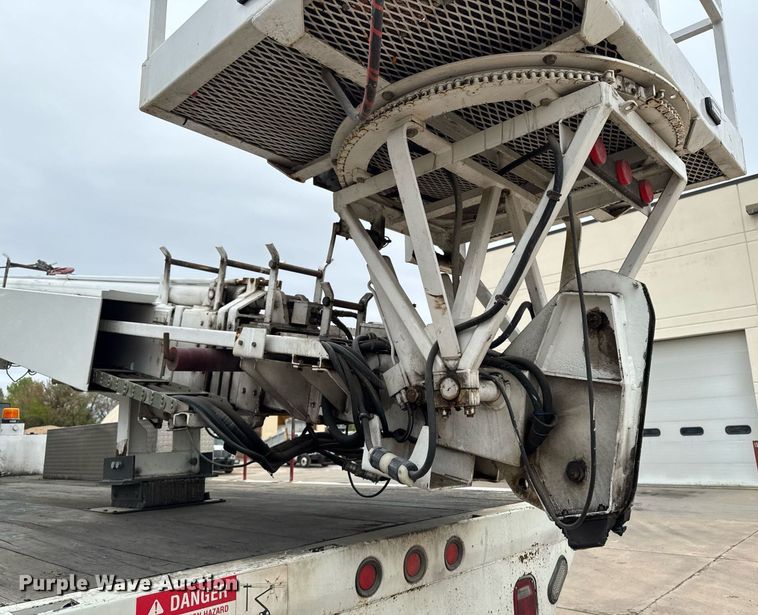 image for item DV2585 2007 Chevrolet C8500 bucket truck