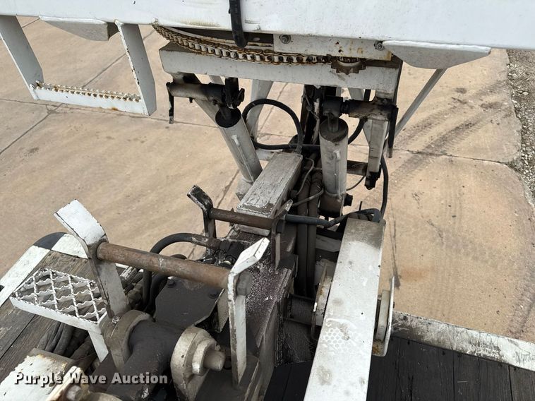 image for item DV2585 2007 Chevrolet C8500 bucket truck