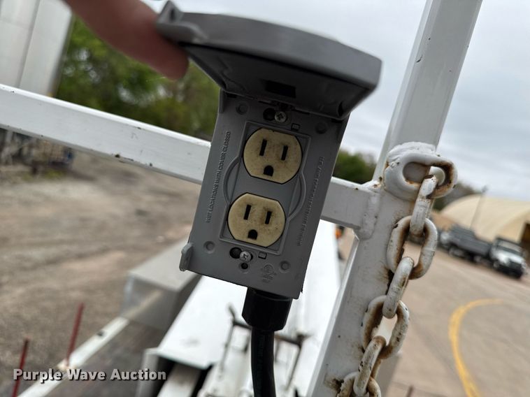 image for item DV2585 2007 Chevrolet C8500 bucket truck