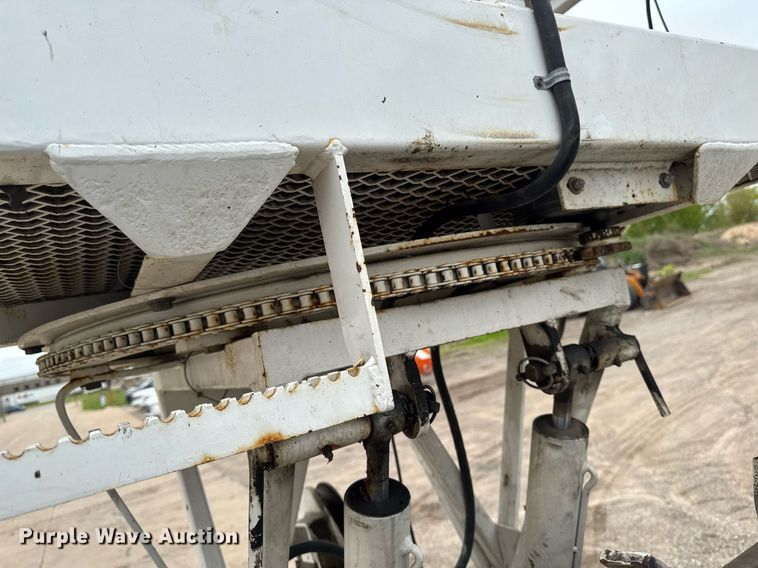 image for item DV2585 2007 Chevrolet C8500 bucket truck