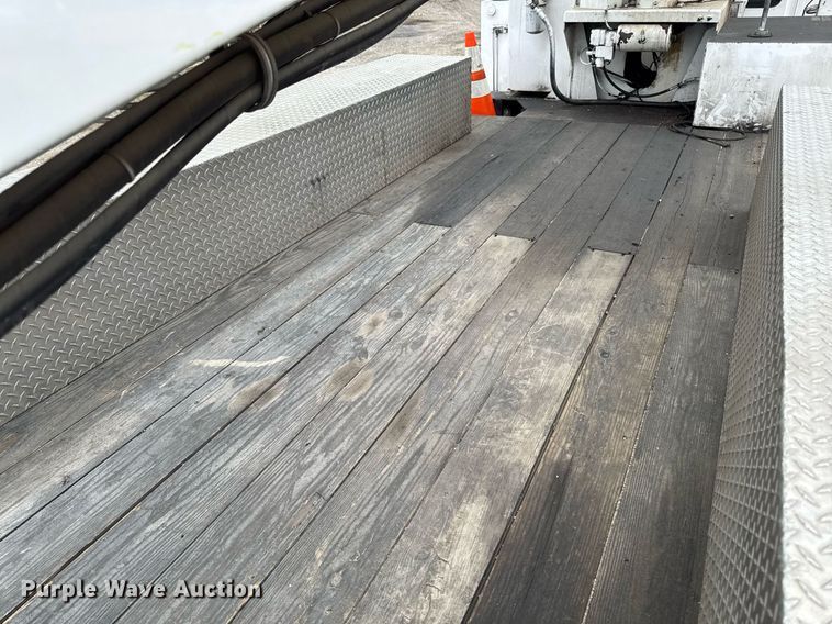 image for item DV2585 2007 Chevrolet C8500 bucket truck