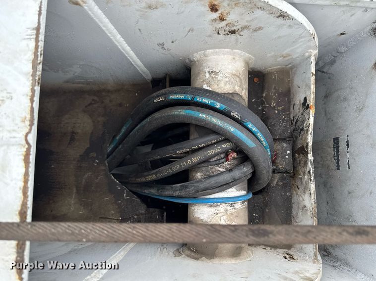 image for item DV2585 2007 Chevrolet C8500 bucket truck