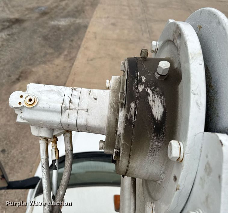 image for item DV2585 2007 Chevrolet C8500 bucket truck