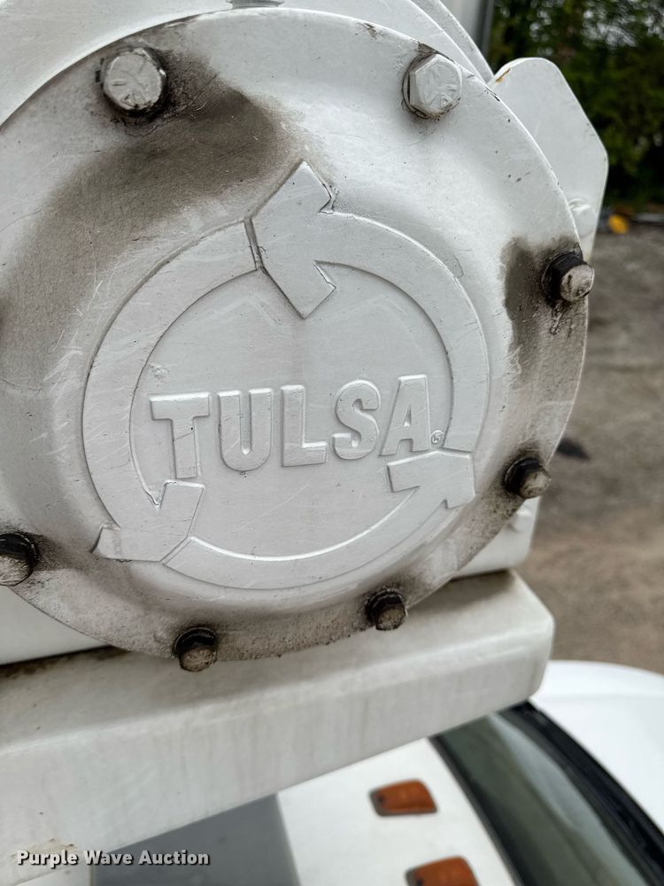 image for item DV2585 2007 Chevrolet C8500 bucket truck