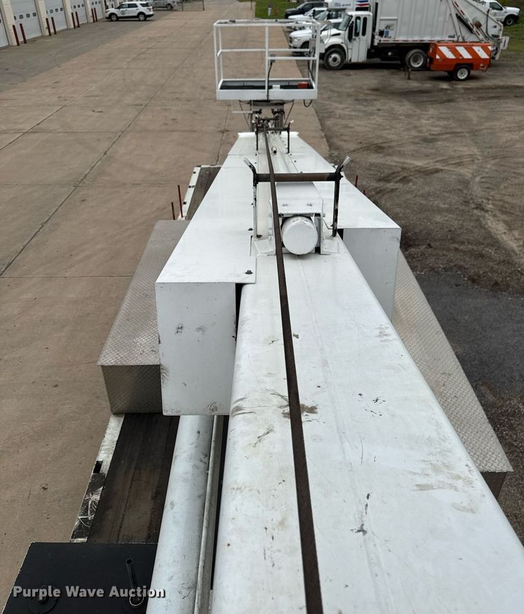 image for item DV2585 2007 Chevrolet C8500 bucket truck