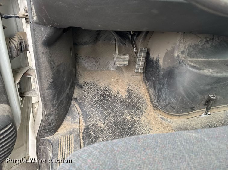 image for item DV2585 2007 Chevrolet C8500 bucket truck