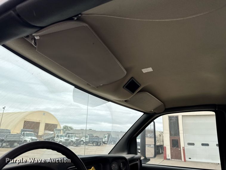 image for item DV2585 2007 Chevrolet C8500 bucket truck