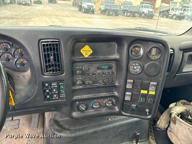 image for item DV2585 2007 Chevrolet C8500 bucket truck