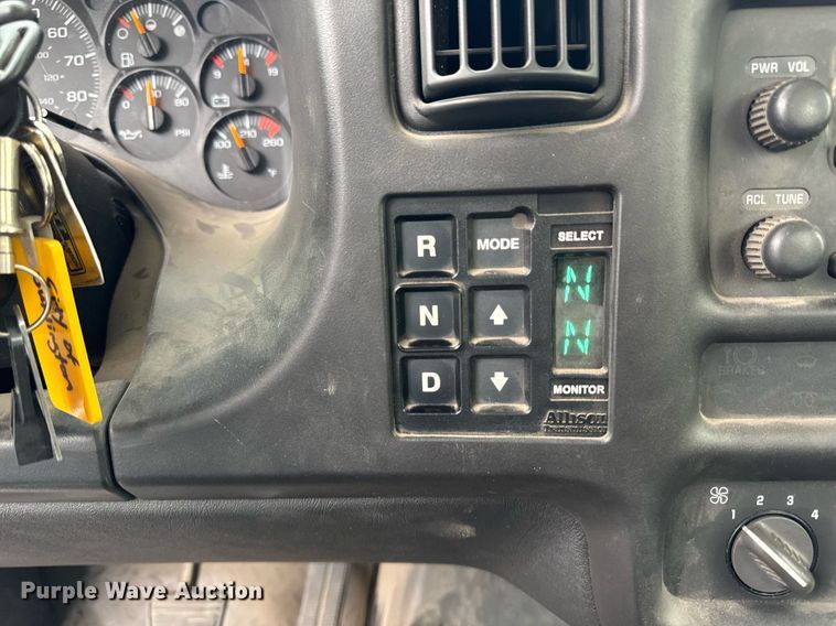 image for item DV2585 2007 Chevrolet C8500 bucket truck