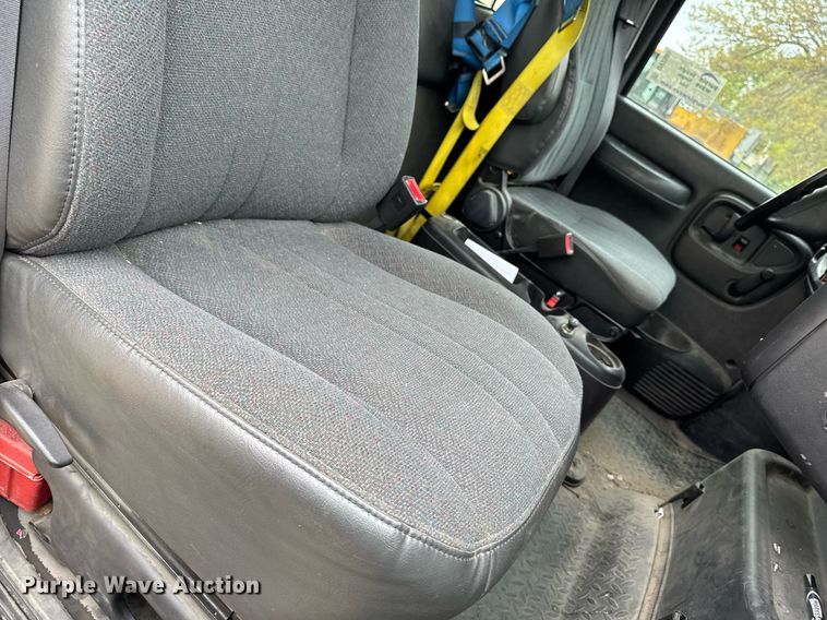 image for item DV2585 2007 Chevrolet C8500 bucket truck