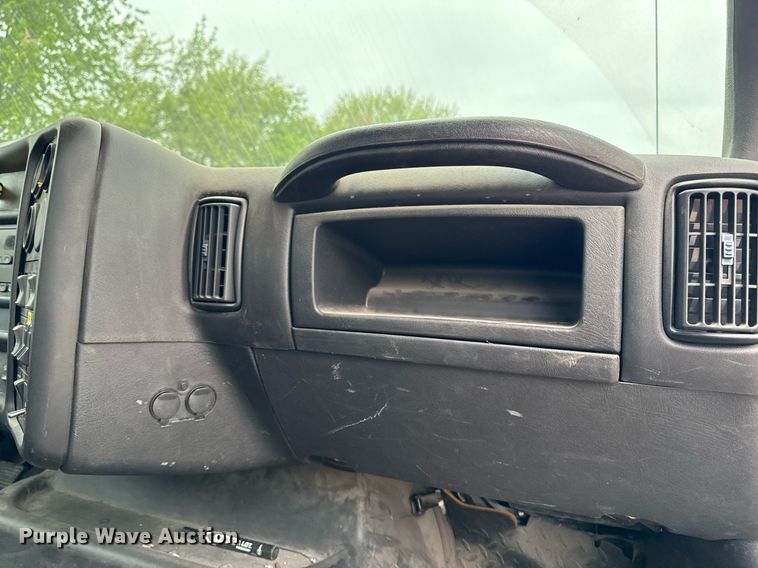 image for item DV2585 2007 Chevrolet C8500 bucket truck