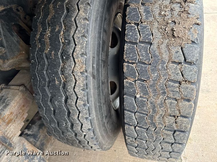 image for item DV2585 2007 Chevrolet C8500 bucket truck