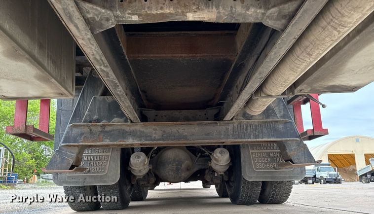 image for item DV2585 2007 Chevrolet C8500 bucket truck