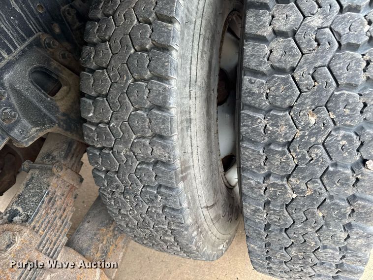 image for item DV2585 2007 Chevrolet C8500 bucket truck