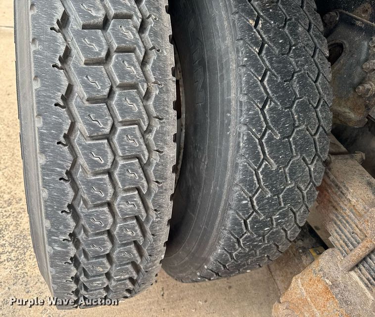 image for item DV2585 2007 Chevrolet C8500 bucket truck