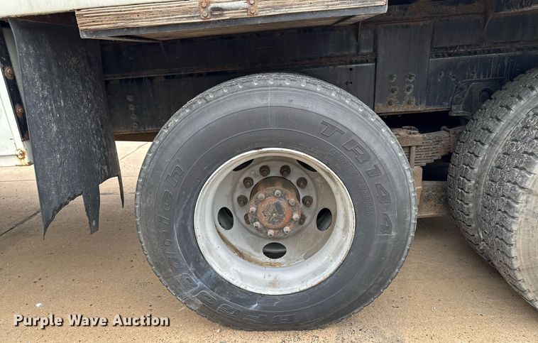 image for item DV2585 2007 Chevrolet C8500 bucket truck