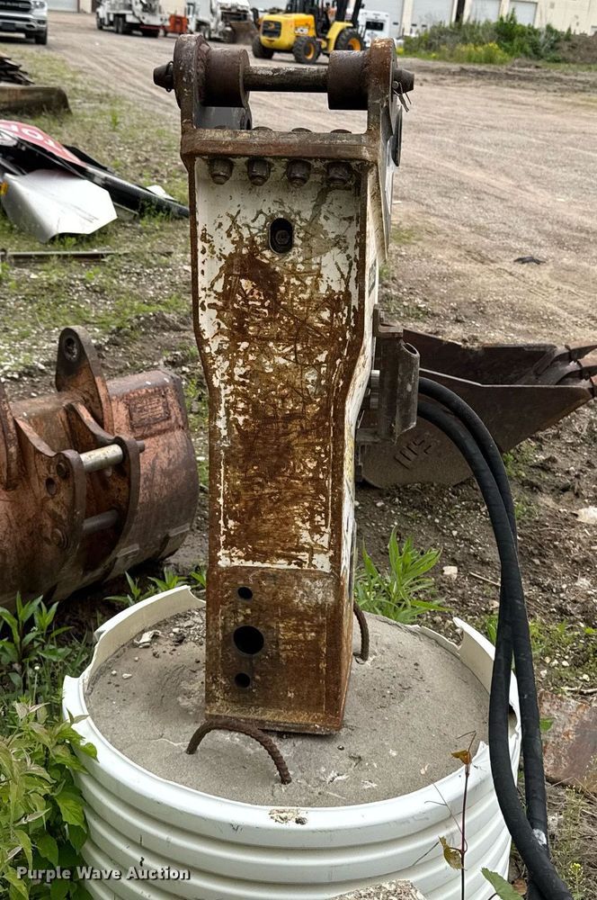 image for item DV2587 Stanley MB55601 breaker