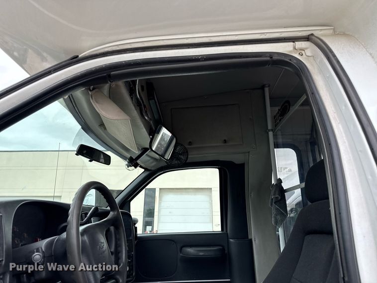 image for item DV2590 2009 Eldorado National shuttle bus