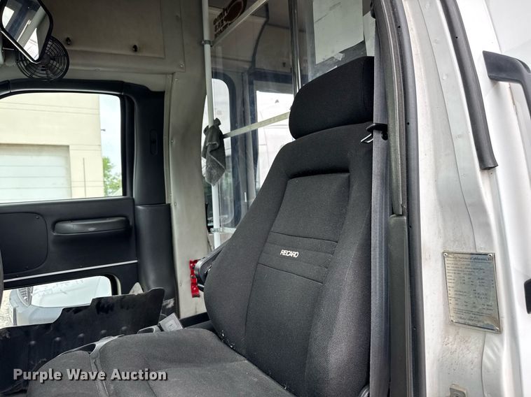 image for item DV2590 2009 Eldorado National shuttle bus